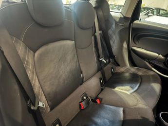 MINI HATCH 1.5 Cooper D Hatchback 5dr Diesel Auto Euro 6 (s/s) (116 ps)