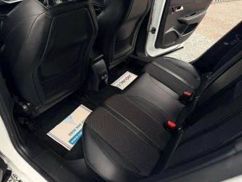 PEUGEOT E-2008 50kWh GT SUV 5dr Electric Auto (136 ps)