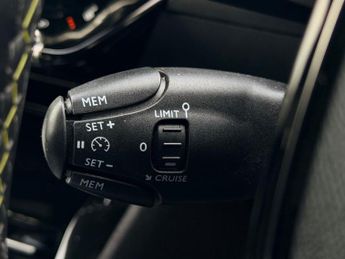 PEUGEOT E-2008 50kWh GT SUV 5dr Electric Auto (136 ps)