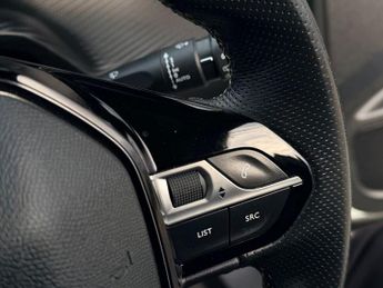 PEUGEOT E-2008 50kWh GT SUV 5dr Electric Auto (136 ps)