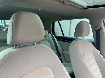 VOLKSWAGEN GOLF 1.4 TSI BlueMotion Tech ACT GT Edition Hatchback 5dr Petrol DSG 