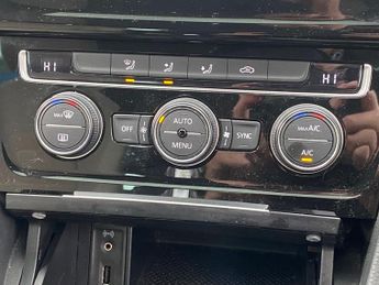 VOLKSWAGEN GOLF 1.4 TSI BlueMotion Tech ACT GT Edition Hatchback 5dr Petrol DSG 