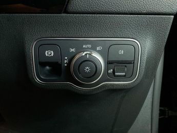 MERCEDES-BENZ EQA EQA 250+ 70.5kWh Sport SUV 5dr Electric Auto (190 ps)