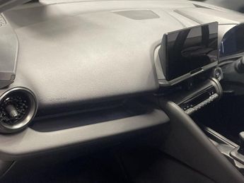 TOYOTA C-HR 2.0 VVT 13.6kWh Design SUV 5dr Petrol Plug-in Hybrid CVT Euro 6 