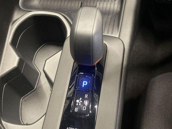 TOYOTA C-HR 2.0 VVT 13.6kWh Design SUV 5dr Petrol Plug-in Hybrid CVT Euro 6 