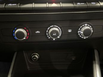 AUDI Q2 1.5 TFSI CoD 35 S line SUV 5dr Petrol S Tronic Euro 6 (s/s) (150