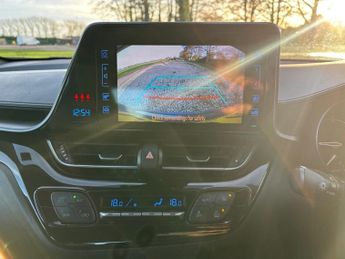 TOYOTA C-HR 1.8 VVT-h Icon SUV 5dr Petrol Hybrid CVT Euro 6 (s/s) (122 ps)