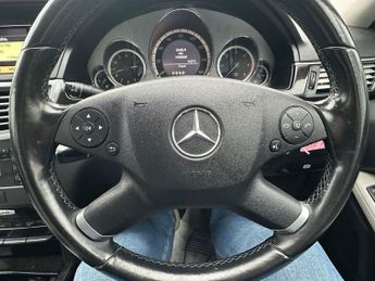 MERCEDES-BENZ E-CLASS 2.1 E250 CDI BlueEfficiency Avantgarde Saloon 4dr Diesel Tiptron