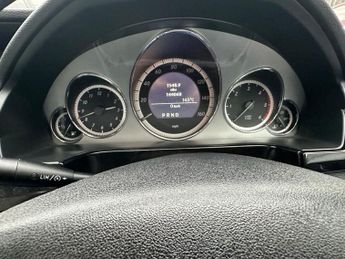 MERCEDES-BENZ E-CLASS 2.1 E250 CDI BlueEfficiency Avantgarde Saloon 4dr Diesel Tiptron