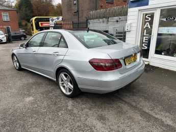 MERCEDES-BENZ E-CLASS 2.1 E250 CDI BlueEfficiency Avantgarde Saloon 4dr Diesel Tiptron