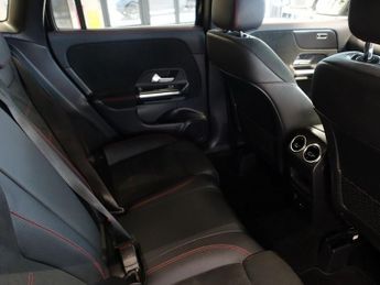 MERCEDES-BENZ GLA 1.3 GLA200 AMG Line SUV 5dr Petrol 7G-DCT Euro 6 (s/s) (163 ps)