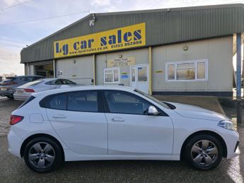 BMW 118 1.5 118i SE Hatchback 5dr Petrol Manual Euro 6 (s/s) (140 ps)