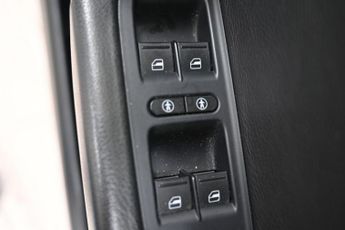 VOLKSWAGEN TOUAREG 3.0 TDI V6 BlueMotion Tech R-Line SUV 5dr Diesel Tiptronic 4WD E