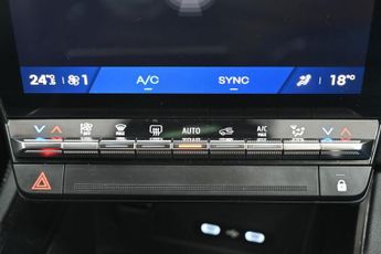 RENAULT AUSTRAL 1.2 E-TECH techno SUV 5dr Petrol Hybrid Auto Euro 6 (s/s) (200 p