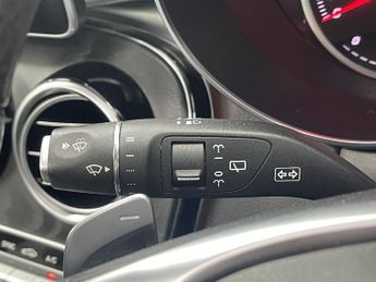 MERCEDES-BENZ GLC 2.1 GLC220d AMG Line (Premium) SUV 5dr Diesel G-Tronic+ 4MATIC E