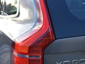 VOLVO XC90 2.0h T8 Twin Engine 10.4kWh Momentum Pro SUV 5dr Petrol Plug-in 