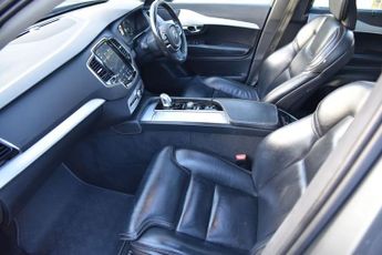 VOLVO XC90 2.0h T8 Twin Engine 10.4kWh Momentum Pro SUV 5dr Petrol Plug-in 