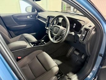 VOLVO XC40 Recharge 69kWh Core SUV 5dr Electric Auto (231 ps)