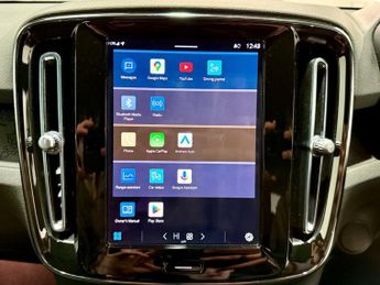 VOLVO XC40 Recharge 69kWh Core SUV 5dr Electric Auto (231 ps)