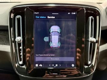 VOLVO XC40 Recharge 69kWh Core SUV 5dr Electric Auto (231 ps)