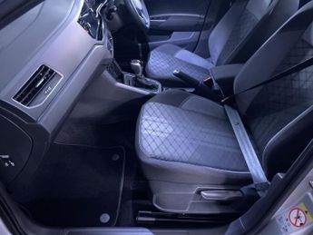 VOLKSWAGEN POLO 1.0 TSI R-Line Hatchback 5dr Petrol DSG Euro 6 (s/s) (110 ps)