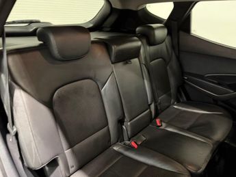 HYUNDAI SANTA FE 2.2 CRDi Premium SUV 5dr Diesel Auto 4WD Euro 5 (5 seat) (194 bh