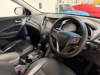 HYUNDAI SANTA FE 2.2 CRDi Premium SUV 5dr Diesel Auto 4WD Euro 5 (5 seat) (194 bh
