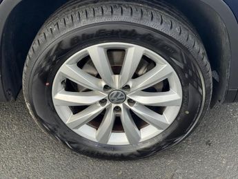 VOLKSWAGEN TIGUAN 2.0 TDI BlueMotion Tech Match SUV 5dr Diesel DSG 4WD Euro 6 (s/s