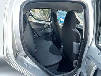 TOYOTA AYGO 1.0 VVT-i + Hatchback 5dr Petrol MultiMode Euro 4 (67 bhp)