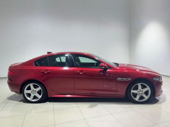 JAGUAR XE 2.0d R-Sport Saloon 4dr Diesel Auto Euro 6 (s/s) (180 ps)
