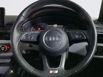 AUDI A4 AVANT 2.0 TDI S line Estate 5dr Diesel S Tronic quattro Euro 6 (s/s) (