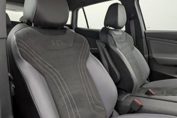 VOLKSWAGEN ID.4 Pure 52kWh Life SUV 5dr Electric Auto (148 ps)
