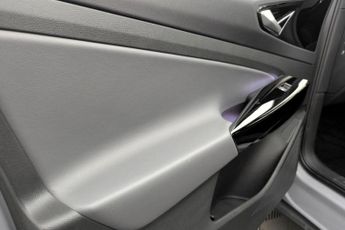 VOLKSWAGEN ID.4 Pure 52kWh Life SUV 5dr Electric Auto (148 ps)