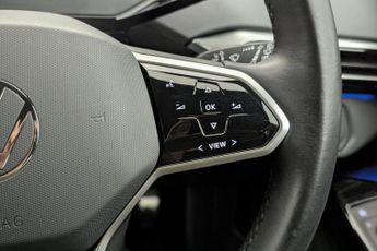 VOLKSWAGEN ID.4 Pure 52kWh Life SUV 5dr Electric Auto (148 ps)