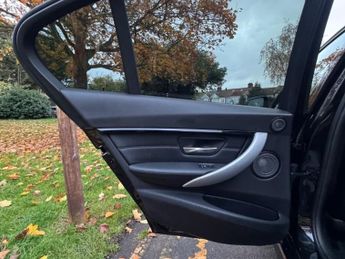 BMW 3 SERIES 2.0 320i M Sport Shadow Edition Saloon 4dr Petrol Auto xDrive Eu