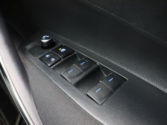 TOYOTA COROLLA 1.8 VVT-h GPF Icon Hatchback 5dr Petrol Hybrid CVT Euro 6 (s/s) 