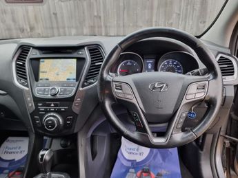 HYUNDAI SANTA FE 2.2 CRDi Premium SUV 5dr Diesel Auto 4WD Euro 5 (5 seat) (194 bh