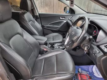 HYUNDAI SANTA FE 2.2 CRDi Premium SUV 5dr Diesel Auto 4WD Euro 5 (5 seat) (194 bh