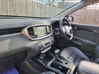 KIA SORENTO 2.2 CRDi KX-3 SUV 5dr Diesel Auto AWD Euro 6 (s/s) (197 bhp)