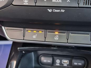 KIA SORENTO 2.2 CRDi KX-3 SUV 5dr Diesel Auto AWD Euro 6 (197 bhp)