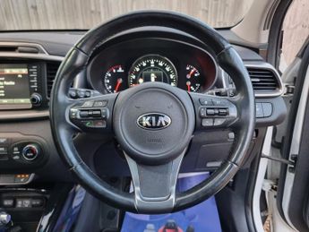 KIA SORENTO 2.2 CRDi KX-3 SUV 5dr Diesel Auto AWD Euro 6 (197 bhp)