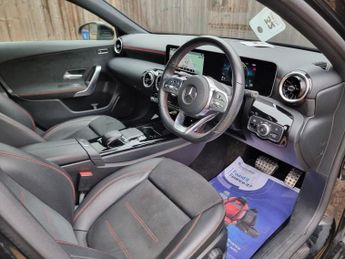 MERCEDES-BENZ A-CLASS 2.0 A200d AMG Line (Executive) Hatchback 5dr Diesel 8G-DCT Euro 