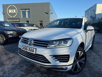 VOLKSWAGEN TOUAREG 3.0 TDI V6 BlueMotion Tech R-Line SUV 5dr Diesel Tiptronic 4WD E