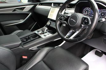 JAGUAR F-PACE 2.0 R-DYNAMIC SE MHEV 5d 202 BHP