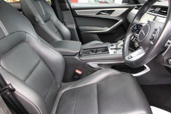 JAGUAR F-PACE 2.0 R-DYNAMIC SE MHEV 5d 202 BHP