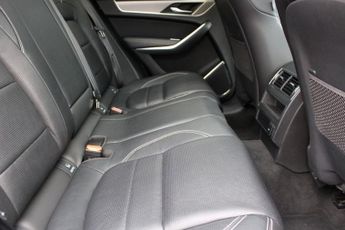 JAGUAR F-PACE 2.0 R-DYNAMIC SE MHEV 5d 202 BHP