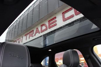 JAGUAR F-PACE 2.0 R-DYNAMIC SE MHEV 5d 202 BHP