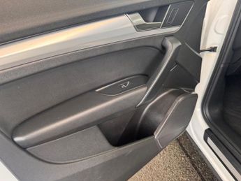 AUDI Q5 2.0 TDI 40 Sport SUV 5dr Diesel S Tronic quattro Euro 6 (s/s) (1