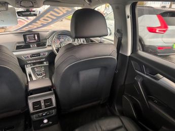 AUDI Q5 2.0 TDI 40 Sport SUV 5dr Diesel S Tronic quattro Euro 6 (s/s) (1