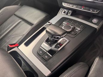 AUDI Q5 2.0 TDI 40 Sport SUV 5dr Diesel S Tronic quattro Euro 6 (s/s) (1